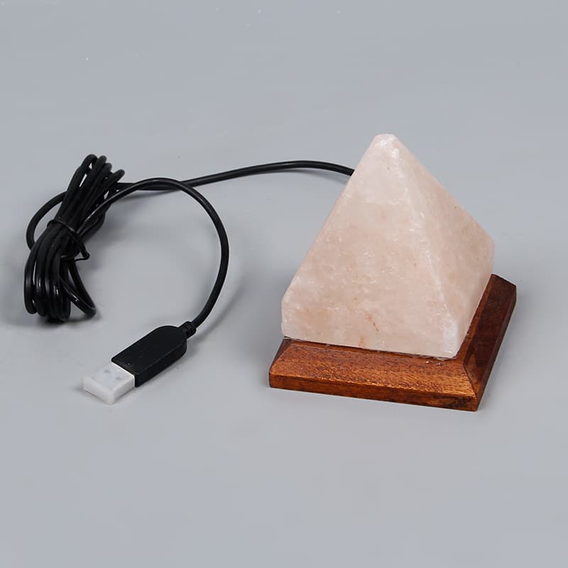 Lampe Pyramide en Sel de l'Himalaya (USB, base en bois)