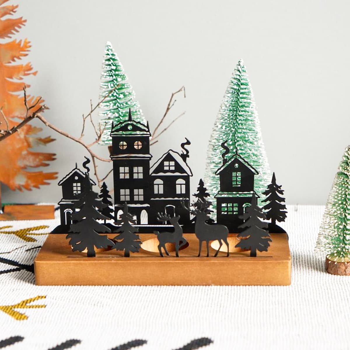 Bougeoir Village de Noël en Métal et Socle en Bois